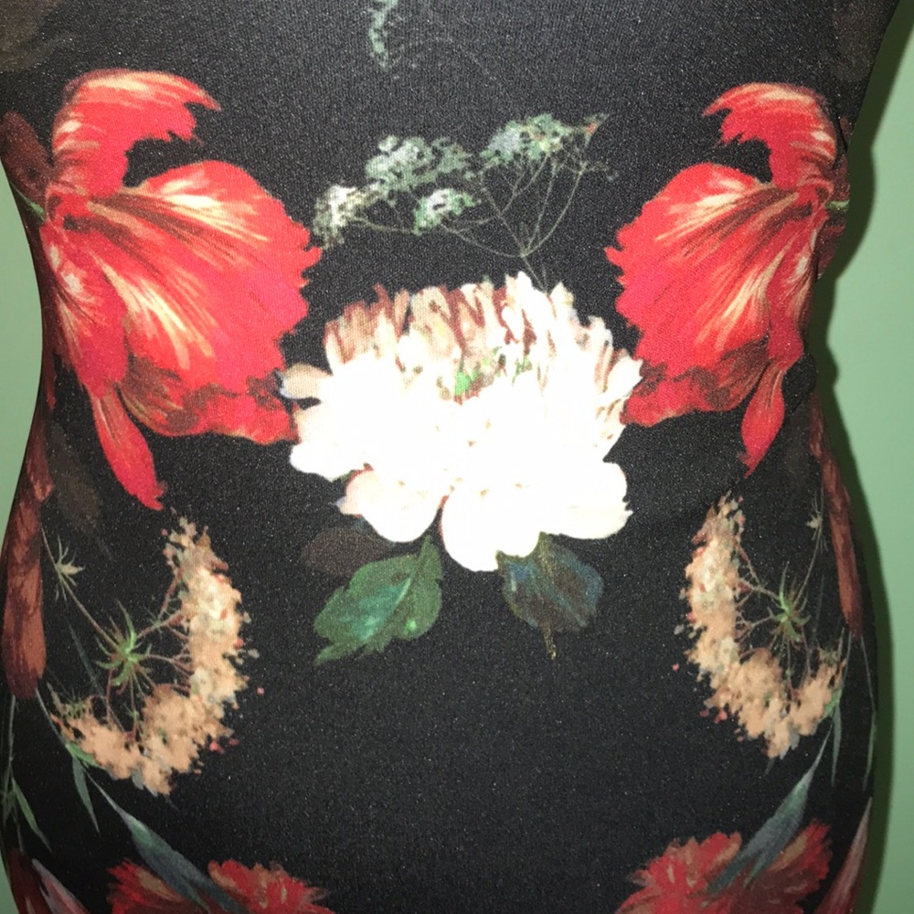 Dress - Picture 3 of 3